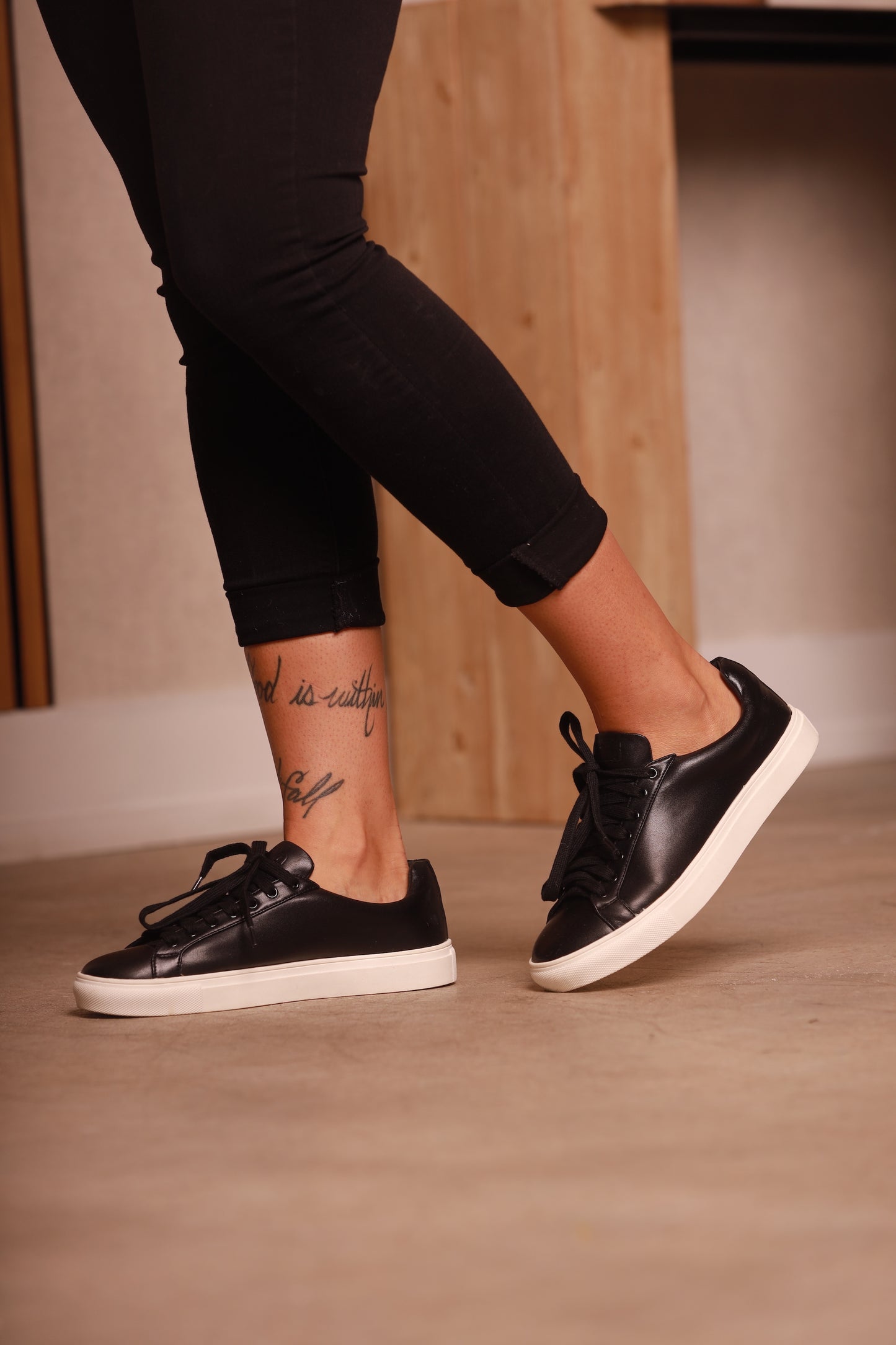 Jordin Sneakers Black